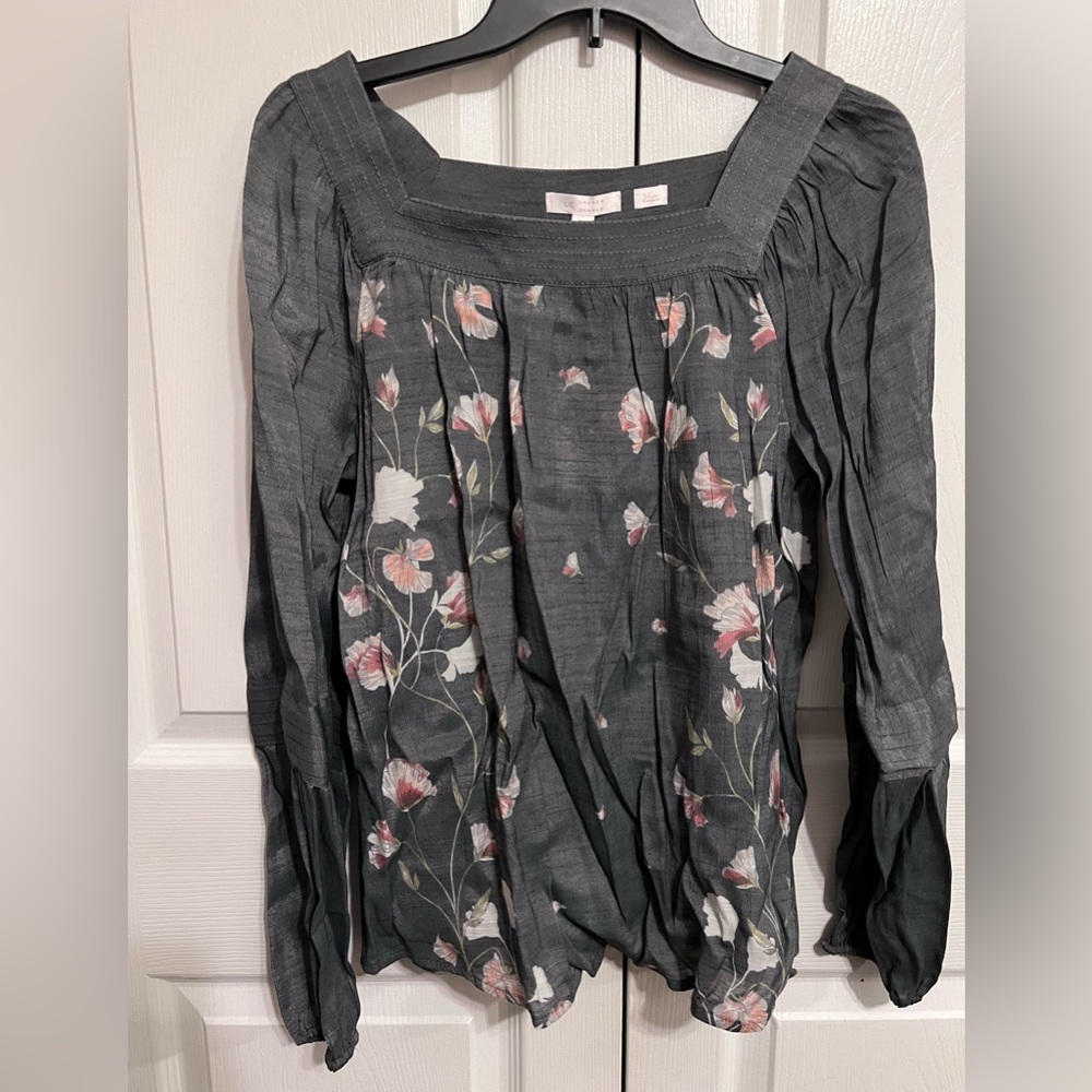 LC Lauren Conrad Gray Distressed Floral Long Sleeve Top Size M - Picture 2 of 7